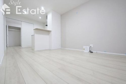 Anecis桜山西の居間