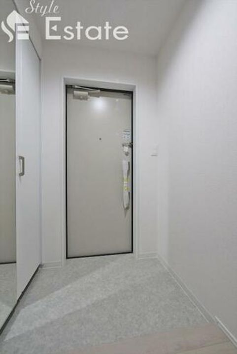 Anecis桜山西の玄関