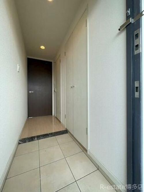 福岡県福岡市博多区千代1丁目(マンション)の賃貸物件の玄関