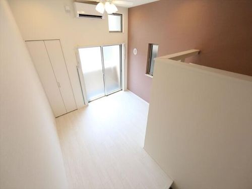 ハーモニーテラス靖国町II101の居間