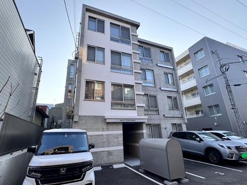 BASE TSUKISAMUの外観