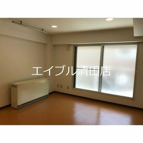 センタービレッジ8212-Dの居間