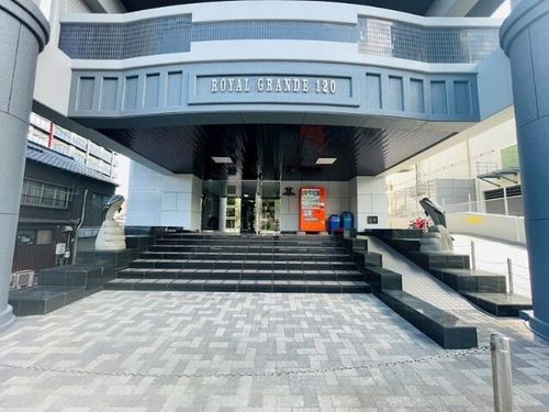 ロイヤルグランデの玄関