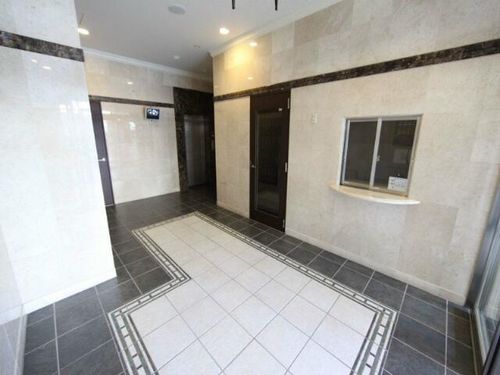 プレサンス名古屋STATIONザ・シティの玄関