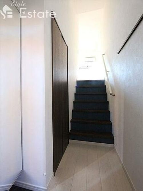 Lucia Hills名駅北302の玄関