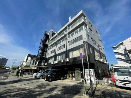 山栄ビルの外観