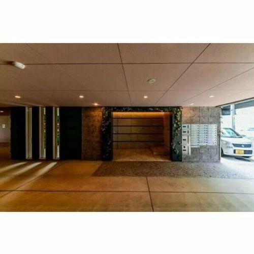 ドゥナーレ畑江通の玄関