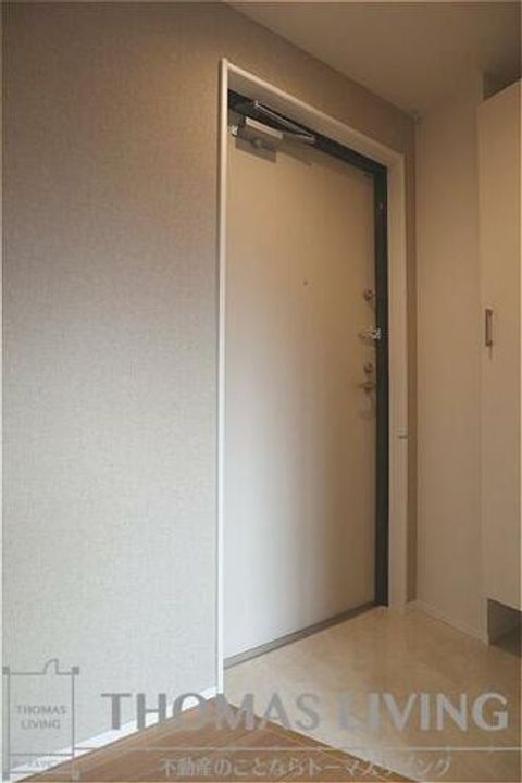 ファステート九工大前 A棟の玄関