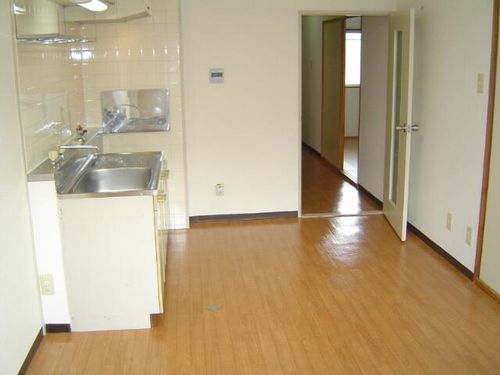 京都府久世郡久御山町佐古外屋敷(マンション)の賃貸物件の居間