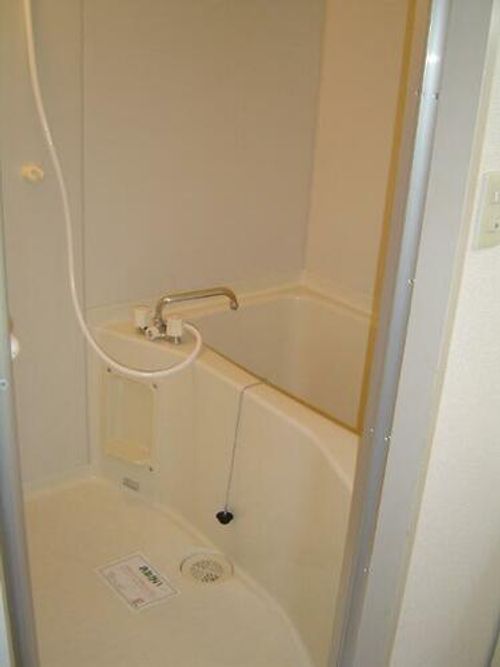 京都府久世郡久御山町佐古外屋敷(マンション)の賃貸物件の風呂