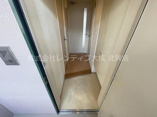 大阪府東大阪市足代1丁目(マンション)の賃貸物件の玄関