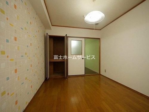 ミタカホーム8番の居間