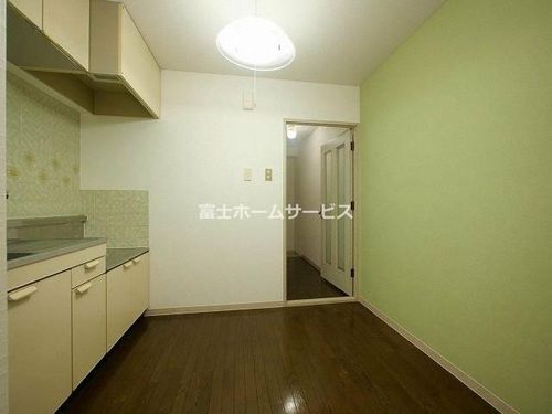 ミタカホーム8番の内装