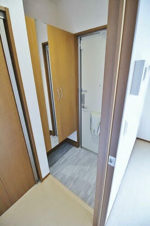 クレアA棟の玄関