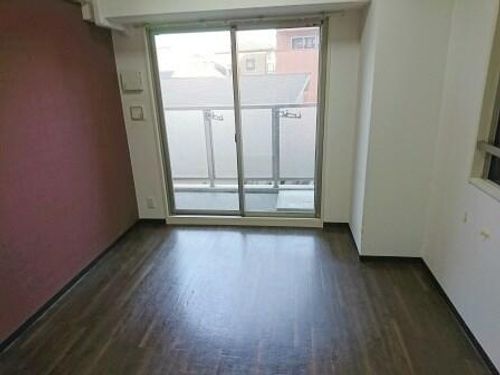 アリビオ立花1の居間