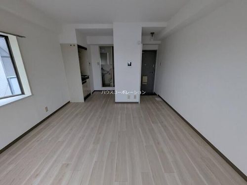 トレンディ立花の居間