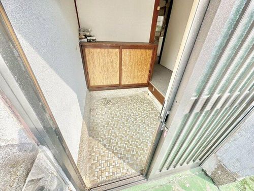 大阪府羽曳野市野々上1丁目(一戸建)の賃貸物件の玄関