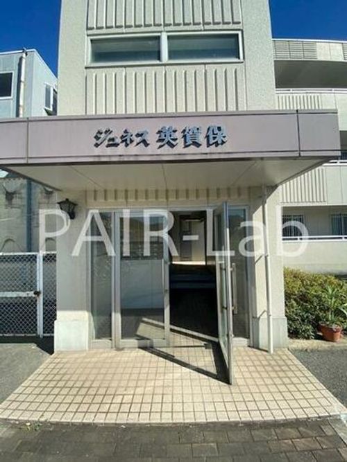 ジュネス英賀保の玄関