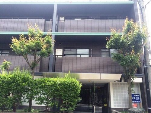 立花アネックスの玄関