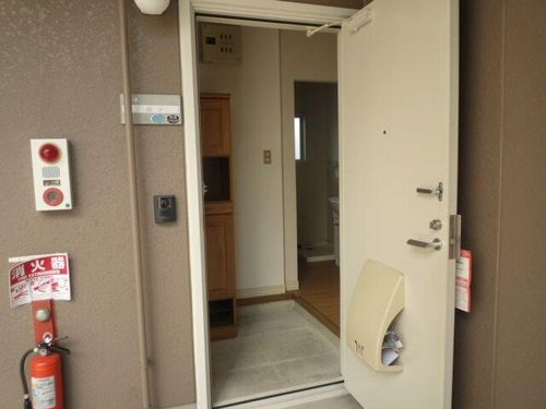 ハイツウィンクルの玄関