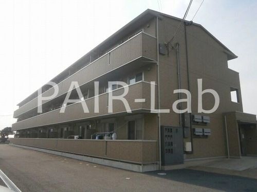 セジュール東阿保 B棟の玄関