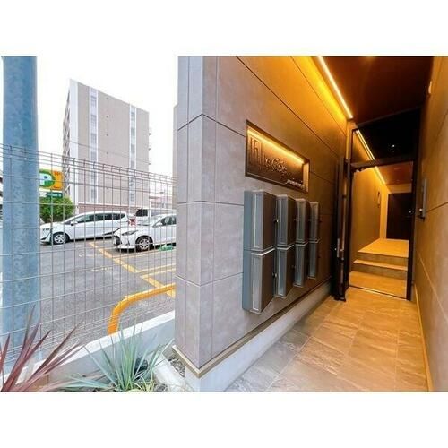 LeGioie新瑞橋駅の玄関