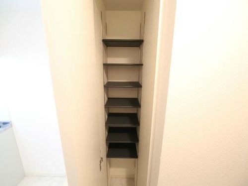 ERUZABLDG.名古屋駅前(エルザビル名古屋駅前)の玄関