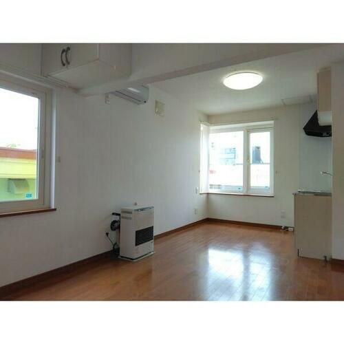 サンコート北18条203の居間