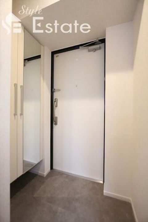 セイント野並の玄関