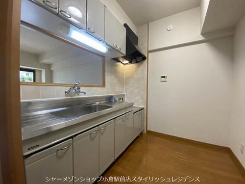 福岡県北九州市門司区緑ケ丘(マンション)の賃貸物件のキッチン