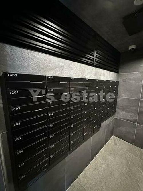 プレサンス緑橋ソレアスの玄関