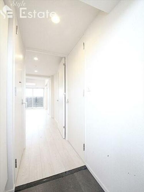 エステムコート名古屋TWIN WESTの玄関