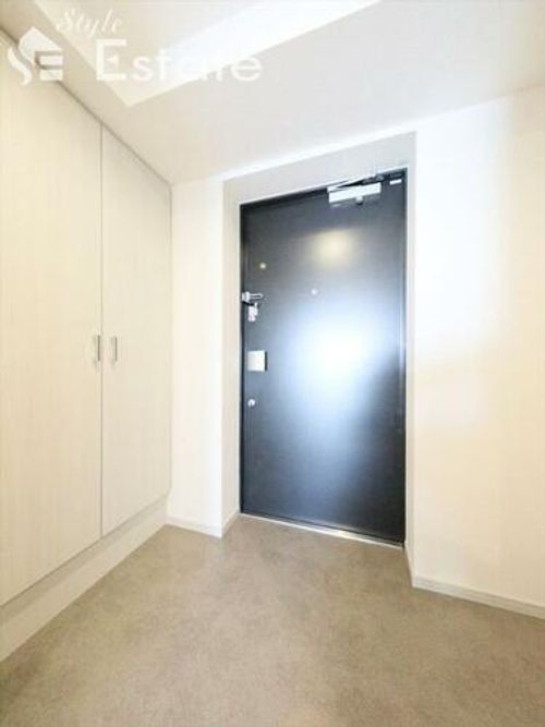 アドバンス名古屋シュテルンの玄関