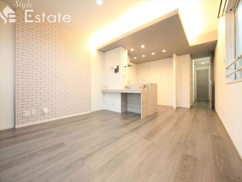 セレスティア森末町の居間