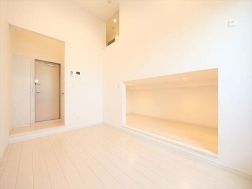 ルミエール十一番町の居間