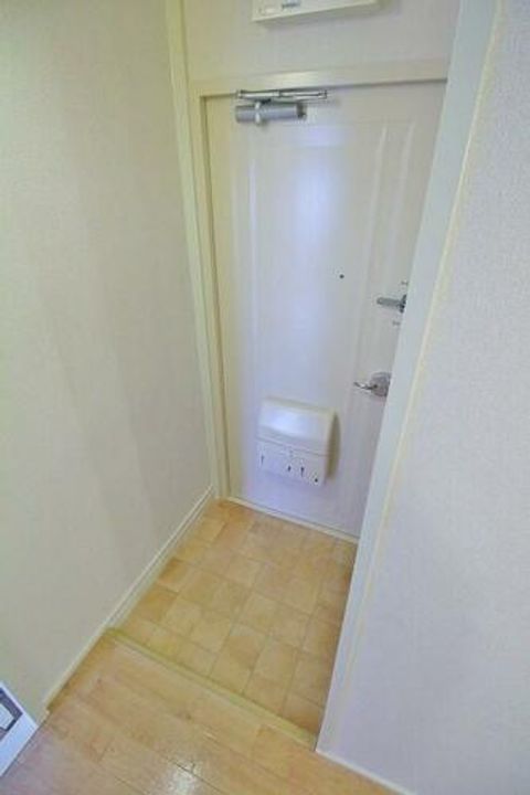 佐野湊団地1号棟の玄関