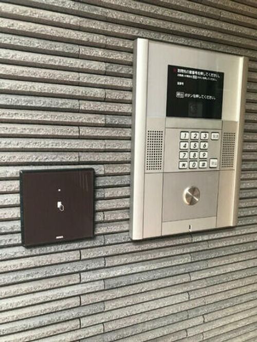 サウスメゾンジャスミンの玄関