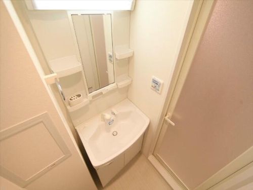 愛知県名古屋市緑区鳴海町字上汐田(マンション)の賃貸物件の内装