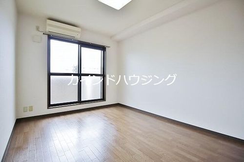 ラフィーネ北島の居間