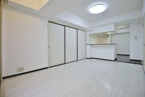 フェルザ住之江公園の居間