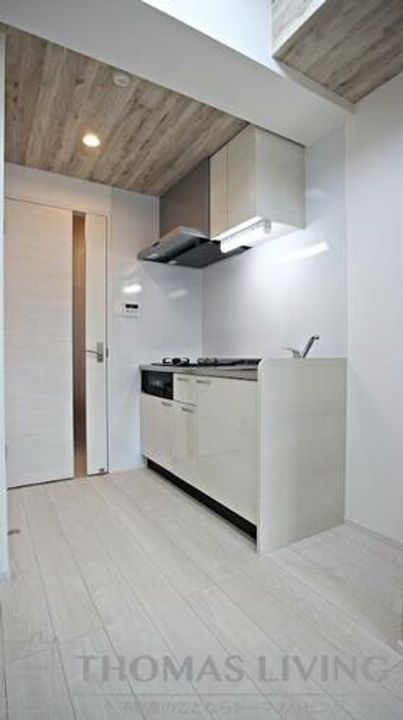 ERUZAGLANZ 黄金1405のキッチン