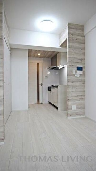 ERUZAGLANZ 黄金1405の居間