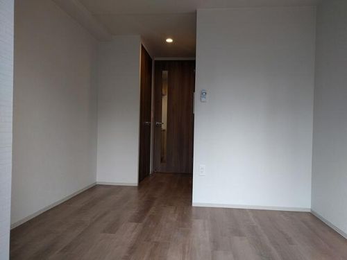 ファーストフィオーレ九条の居間