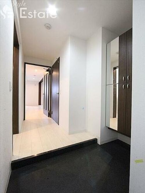 ブライト スクエア305の玄関