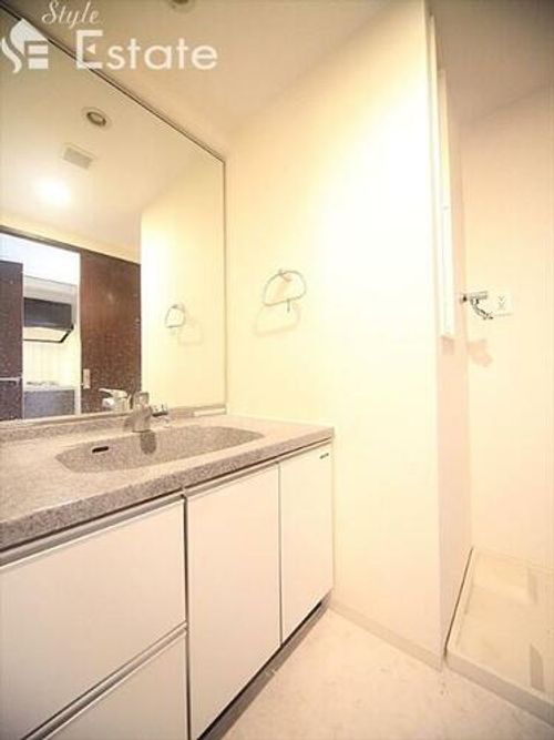 CASSIA車道1405の内装