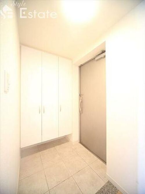 CASSIA車道1405の玄関