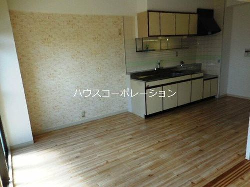 兵庫県尼崎市建家町(マンション)の賃貸物件の居間