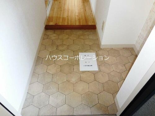 兵庫県尼崎市建家町(マンション)の賃貸物件の玄関