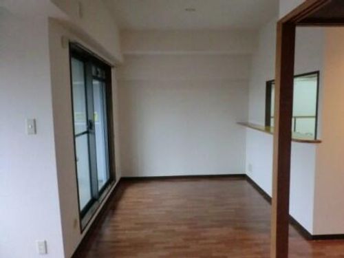 ソフィア塚口の居間