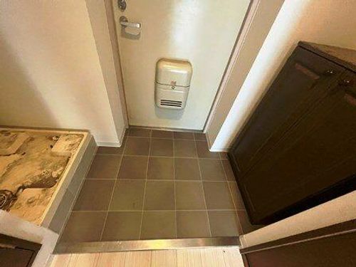 ジュネス米澤の玄関